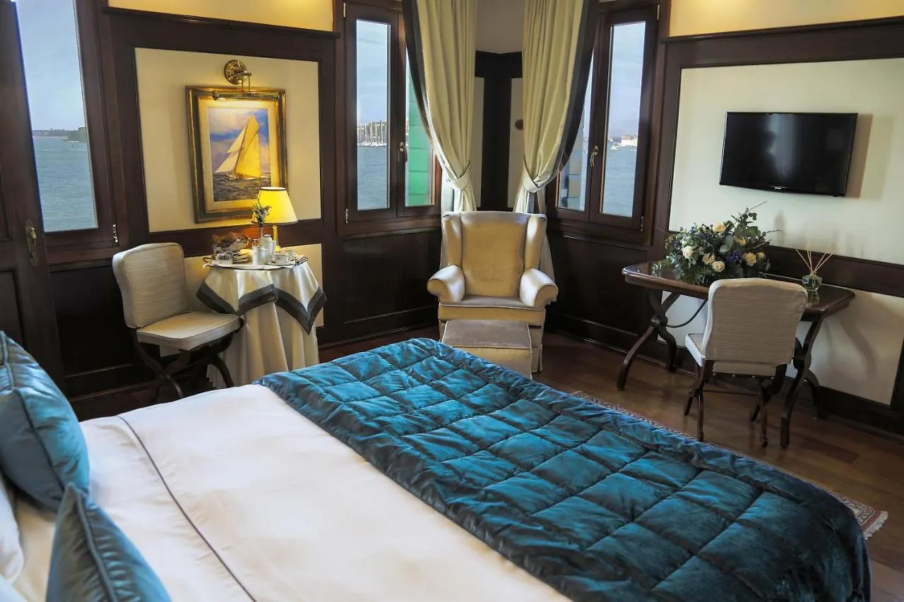 Hotel Bucintoro Venice 4*,