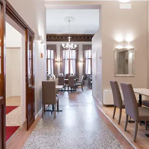 Palazzo Martinelli Dolfin *** ונציה