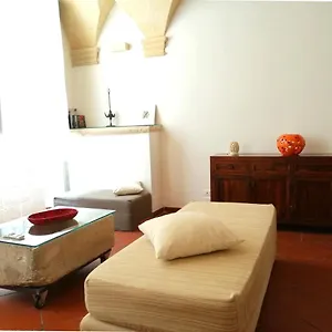 palazzo-casotti.lecce-hotels.com/