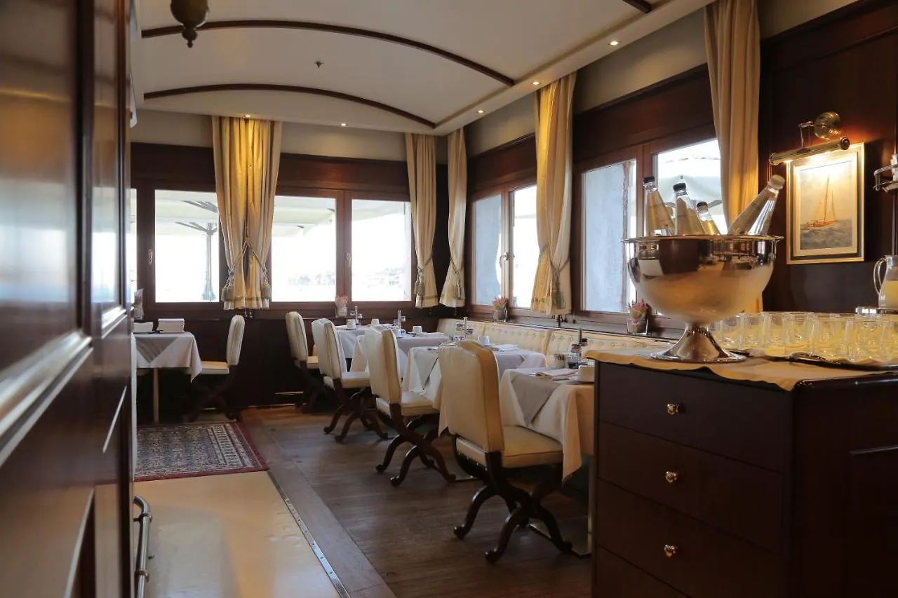 Hotel Bucintoro Venedik