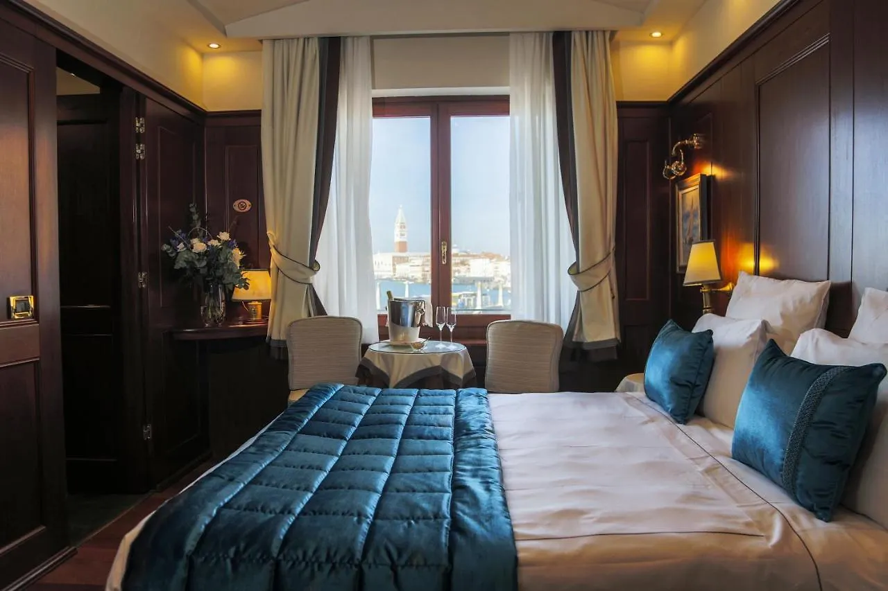 Hotel Bucintoro Venedik
