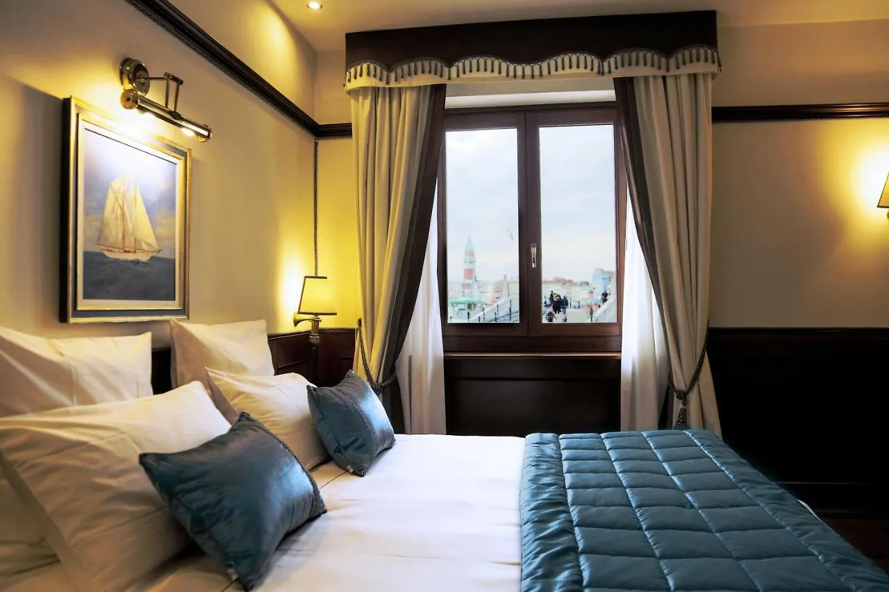 ****  Hotel Bucintoro Venedik İtalya