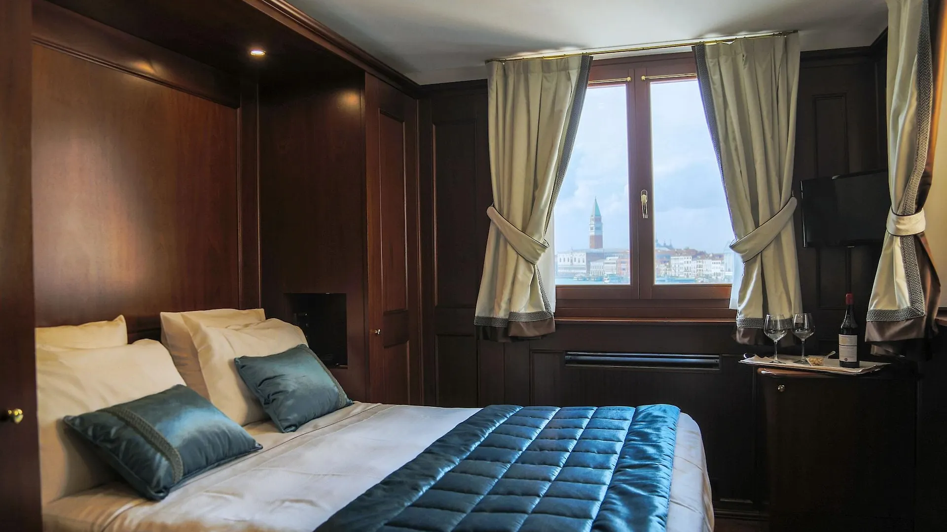 Hotel Bucintoro Venedik