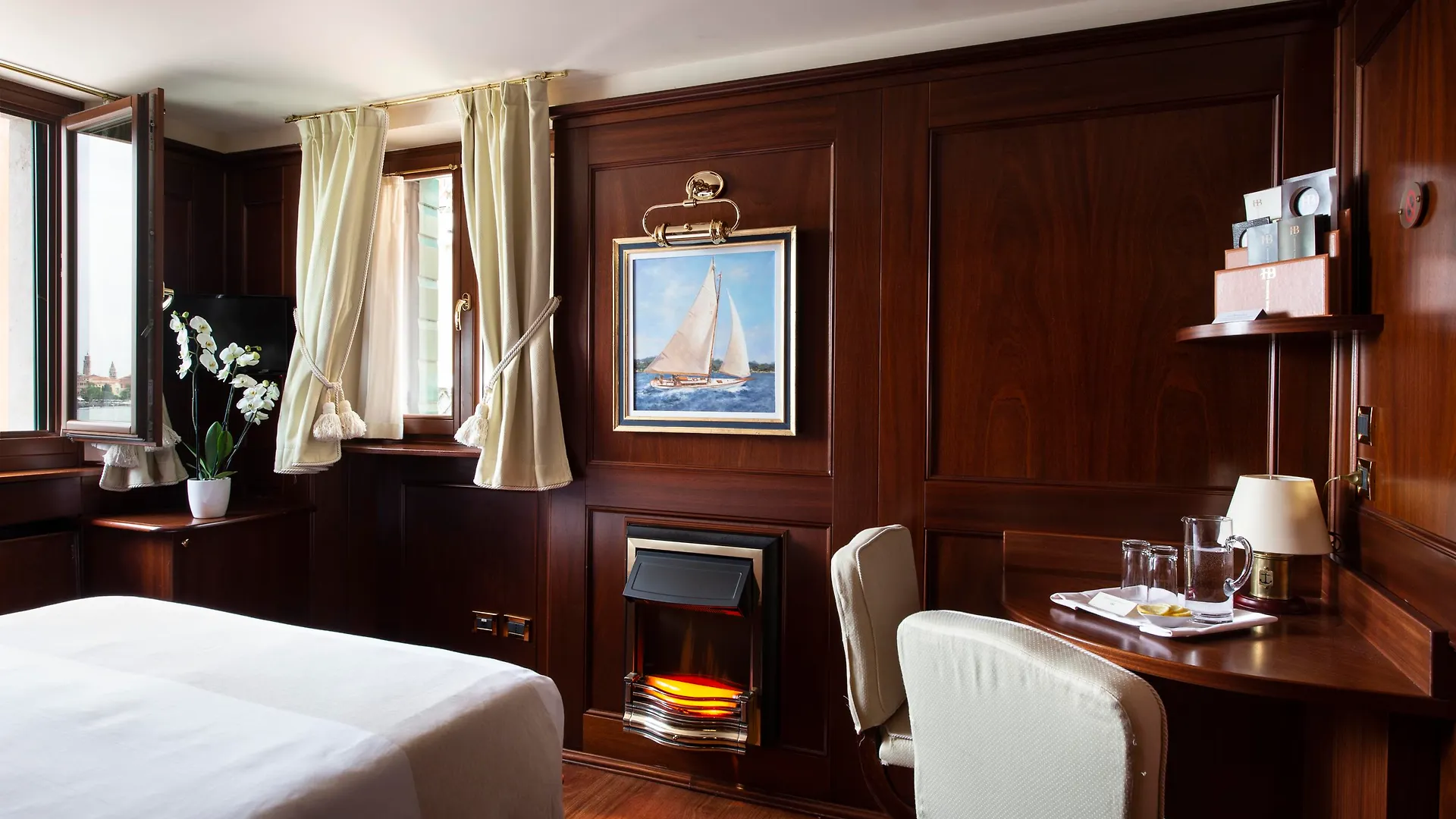 Hotel Bucintoro Venedik 4*,