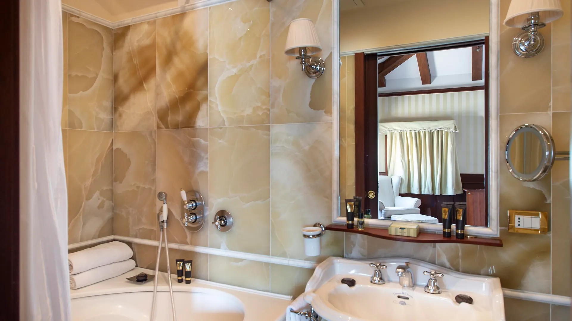 Hotel Bucintoro Venedik 4*,