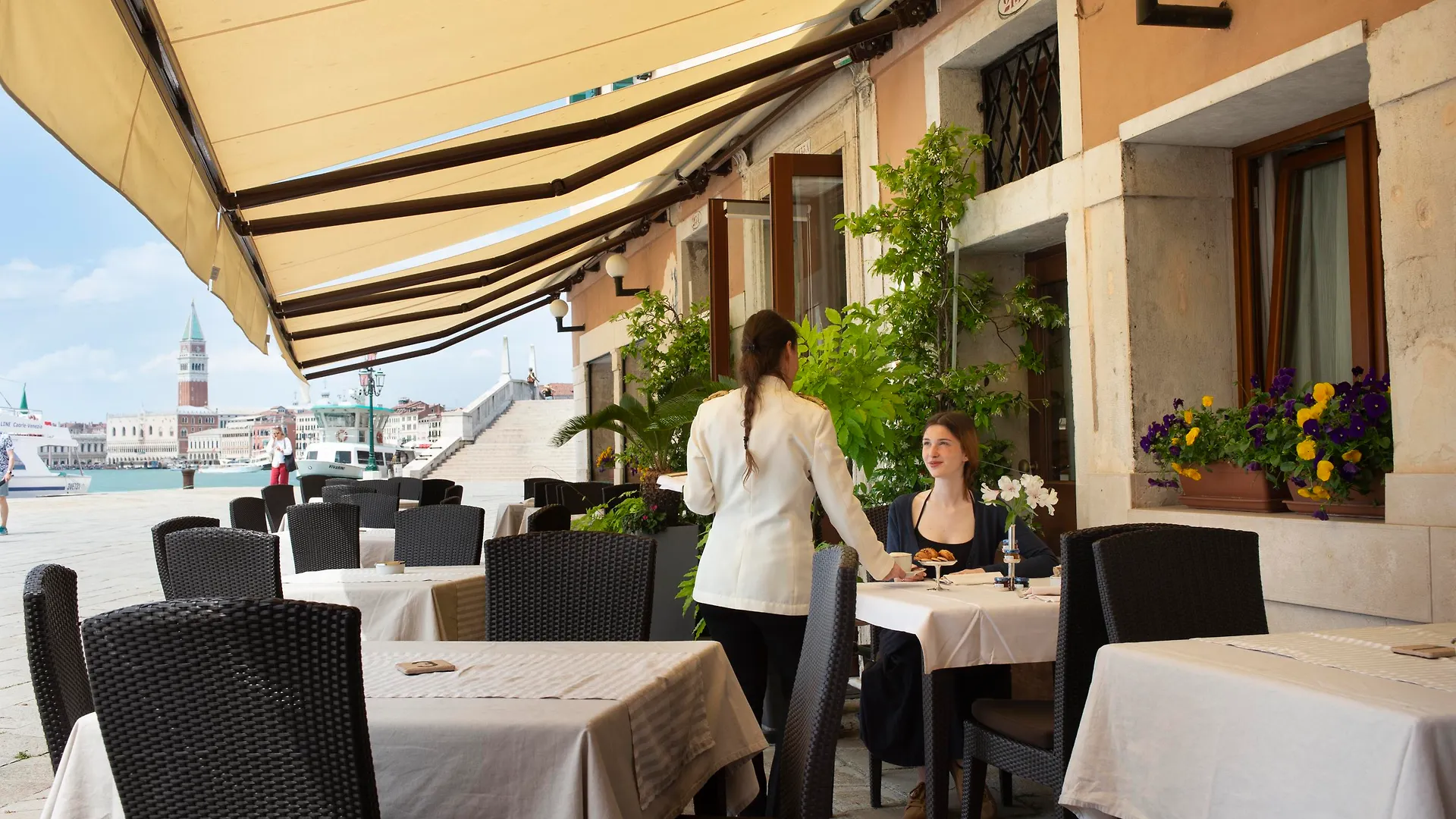 Hotel Bucintoro Venedik 4*,  İtalya