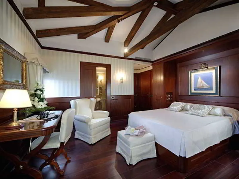Hotel Bucintoro Venedik