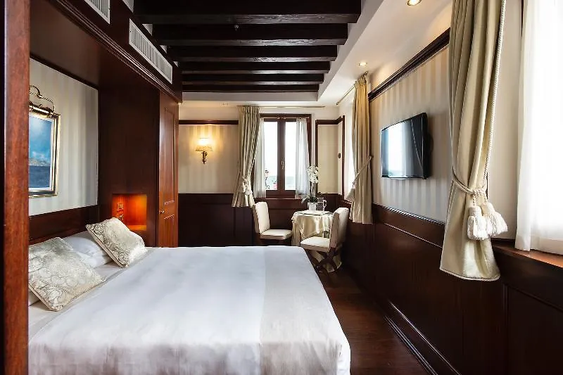 Hotel Bucintoro Venedik