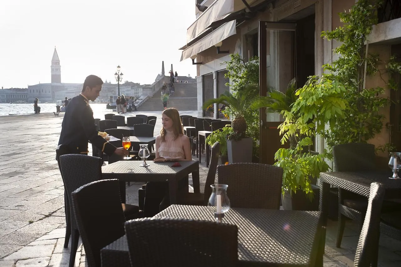 Hotel Bucintoro Venedik