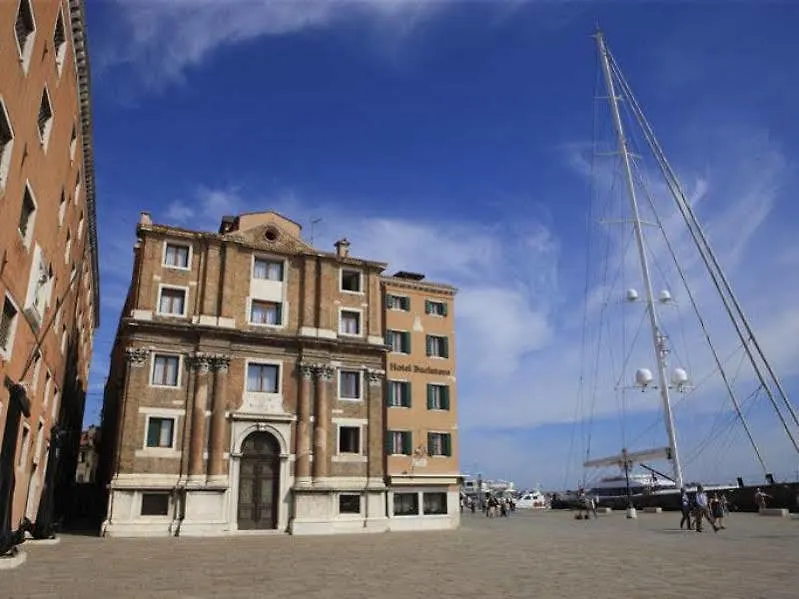 Hotel Bucintoro Venedik